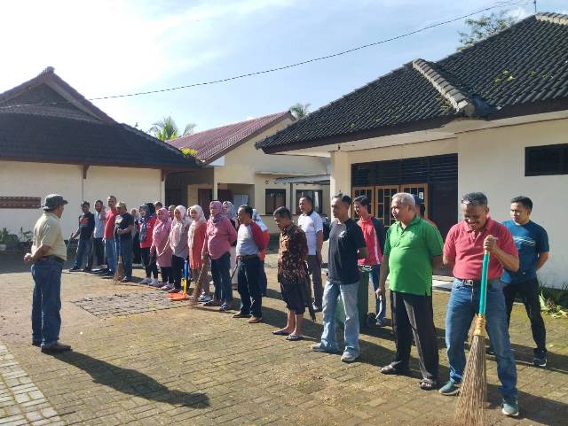 KERJA BAKTI PEDULI LINGKUNGAN DALAM RANGKA HPSN 2025